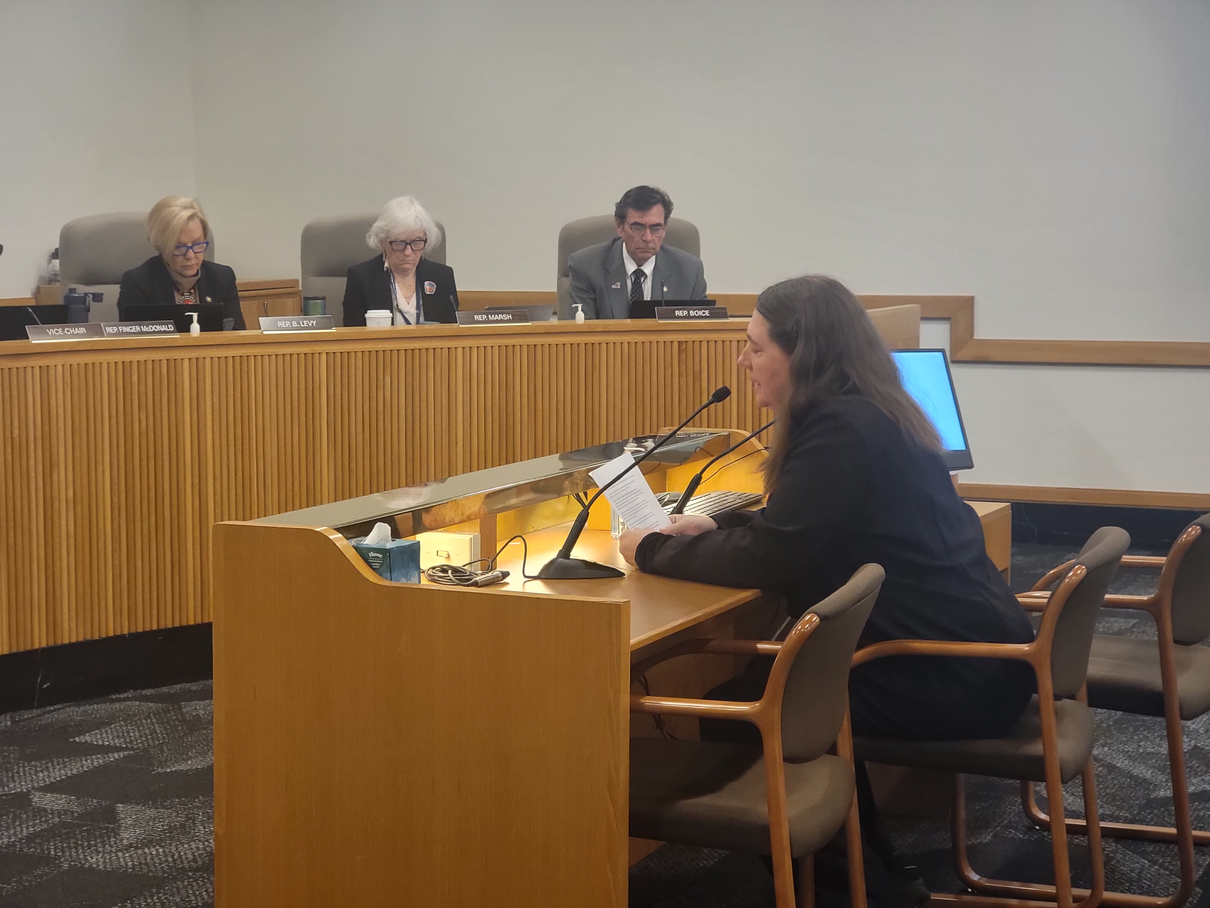 Michelle Townsend testifying before the Oregon Legislature